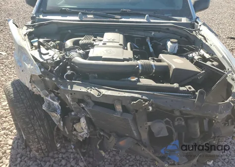 2005 Nissan Frontier Crew Cab Le z USA, uszkodzony, nr VIN 1N6AD07U85C441136